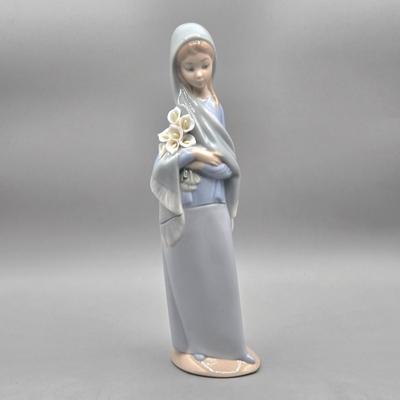 LOT 23L: Lladro Porcelain Figurine Girl With Calla Lilies