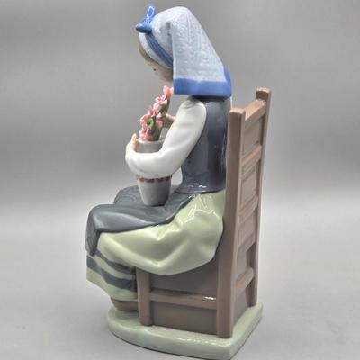 LOT 24L: Retired Lladró Flower Harmony Porcelain Figurine
