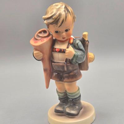 LOT 30L: Hummel and Arnart Creations Figurines