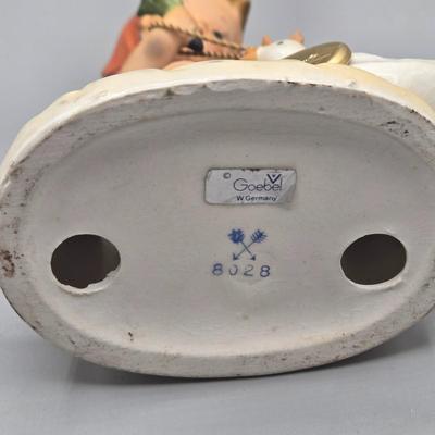 LOT 30L: Hummel and Arnart Creations Figurines