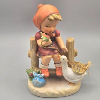 LOT 30L: Hummel and Arnart Creations Figurines