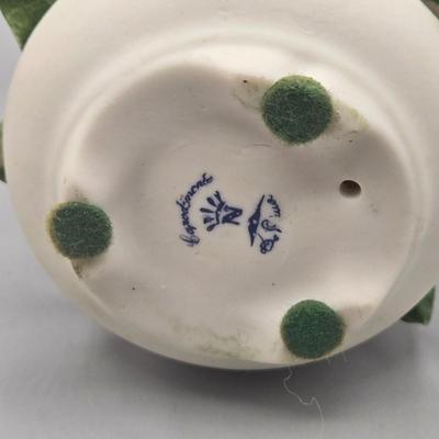 LOT 33L: Variety of Capodimonte Flower Arrangements