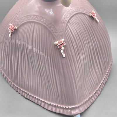 LOT 34L: LLadro Figurine Girl in Pink Dress With Flowers