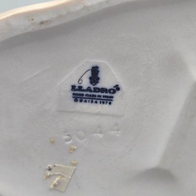 LOT 35L: Retired Lladró Pulling Dolls Carriage Porcelain Figurine