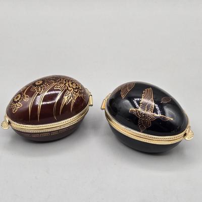 LOT 38L: Lenox Holly Berry Trinket Box, 2008 Danbury Mint Philadelphia Eagles Santa in a Sleigh Ornament, Vintage Napcoware Christmas...