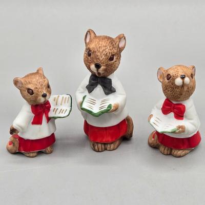 LOT 38L: Lenox Holly Berry Trinket Box, 2008 Danbury Mint Philadelphia Eagles Santa in a Sleigh Ornament, Vintage Napcoware Christmas...