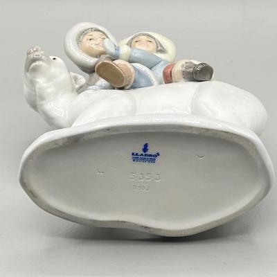 LOT 48L: Lladro Eskimo Riders Figurine
