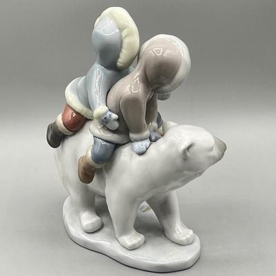 LOT 48L: Lladro Eskimo Riders Figurine