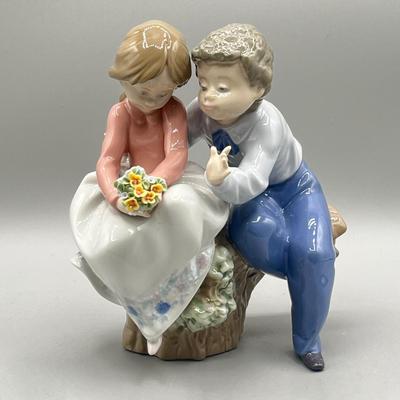 LOT 49L: Just a Little Kiss Lladro Figurine