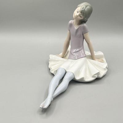 LOT 50L: Lladro Ballerina Figurine - Phyllis