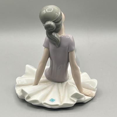 LOT 50L: Lladro Ballerina Figurine - Phyllis