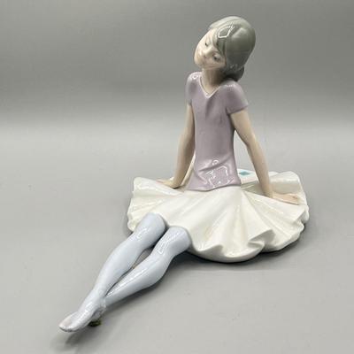 LOT 50L: Lladro Ballerina Figurine - Phyllis