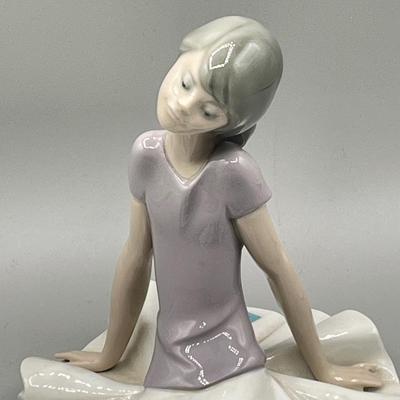 LOT 50L: Lladro Ballerina Figurine - Phyllis