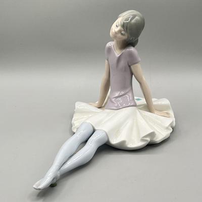 LOT 50L: Lladro Ballerina Figurine - Phyllis