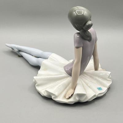LOT 50L: Lladro Ballerina Figurine - Phyllis