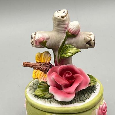 LOT 51L: Porcelain Flowers - Capodimonte and More