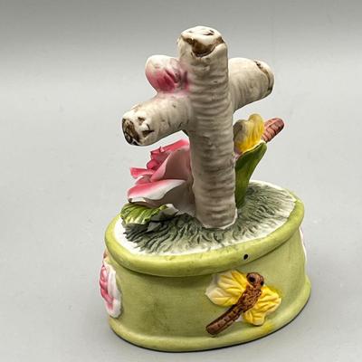 LOT 51L: Porcelain Flowers - Capodimonte and More