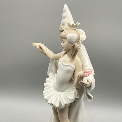 LOT 54L: Lladro Carnival Couple - Ballerina and Clown Figurine
