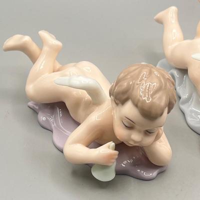 LOT 59L: Angel Figurines / Vases