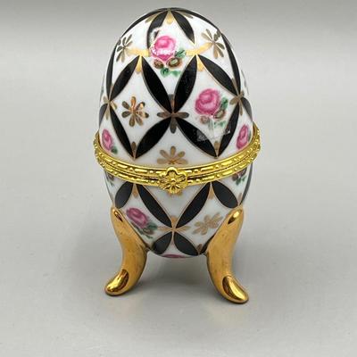 LOT 69L: Ceramic Decor Collection - Vases, Trinket Boxes and More