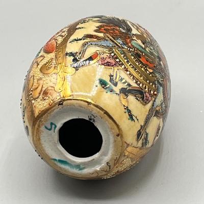 LOT 69L: Ceramic Decor Collection - Vases, Trinket Boxes and More