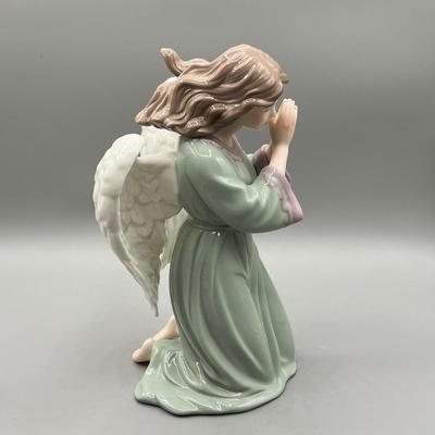 LOT 72L: Grandeur Noel Angel Figurines