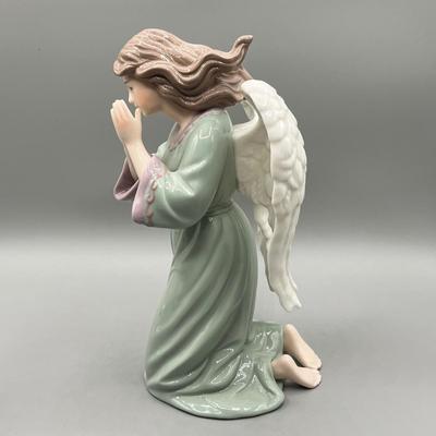 LOT 72L: Grandeur Noel Angel Figurines