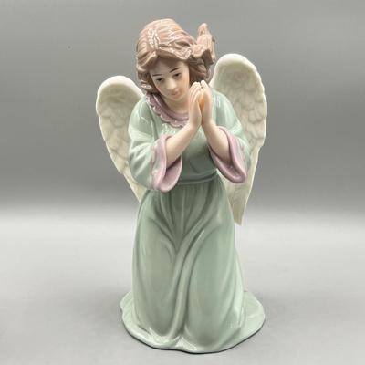 LOT 72L: Grandeur Noel Angel Figurines
