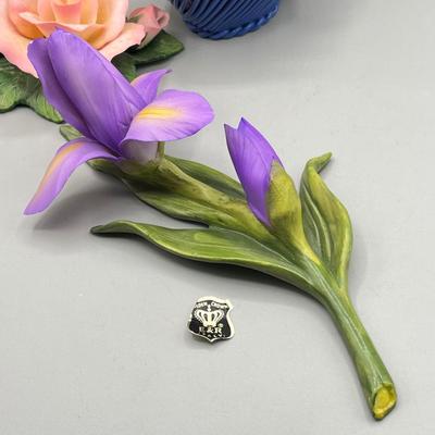 LOT 75L: Porcelain Flower Collection