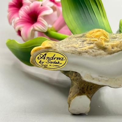 LOT 75L: Porcelain Flower Collection