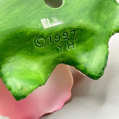 LOT 75L: Porcelain Flower Collection