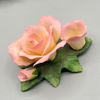 LOT 75L: Porcelain Flower Collection