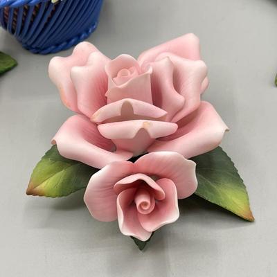 LOT 75L: Porcelain Flower Collection