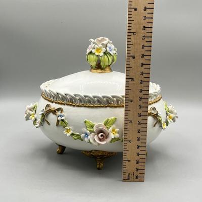 LOT 78D: Capodimonte Lidded Dish