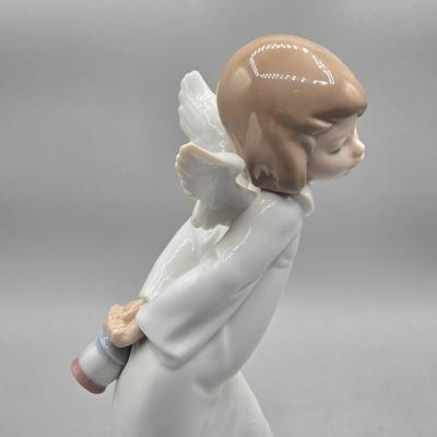 LOT 83L: Lladró Curious Angel