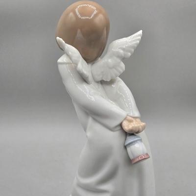 LOT 83L: Lladró Curious Angel