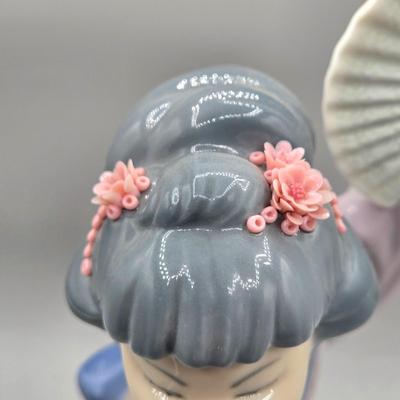 LOT 84L: Lladro Madame Butterfly Japanese Geisha