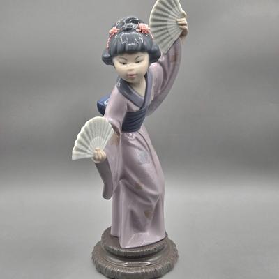 LOT 84L: Lladro Madame Butterfly Japanese Geisha