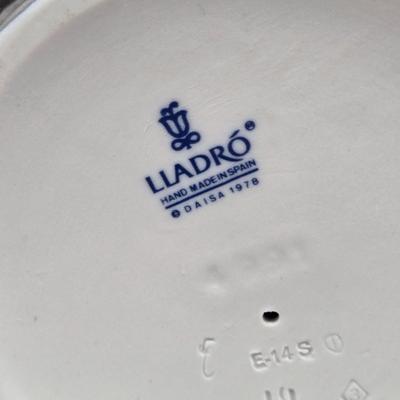 LOT 84L: Lladro Madame Butterfly Japanese Geisha