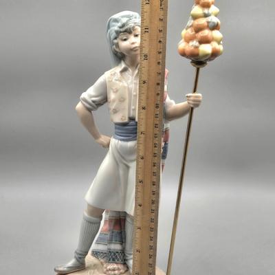 LOT 86L: Lladro Valencian Boy
