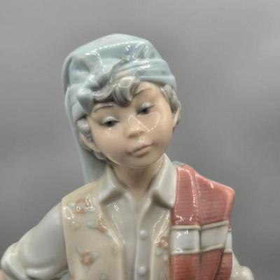 LOT 86L: Lladro Valencian Boy