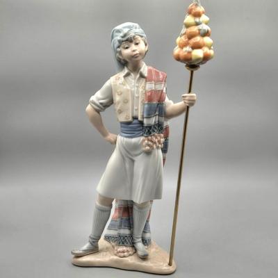 LOT 86L: Lladro Valencian Boy