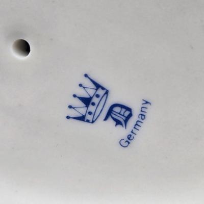 LOT 87L: Vintage Dresden Porcelain Lace Figurine