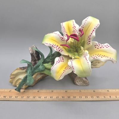 LOT 94L: Multiple Capodimonte Floral Pieces