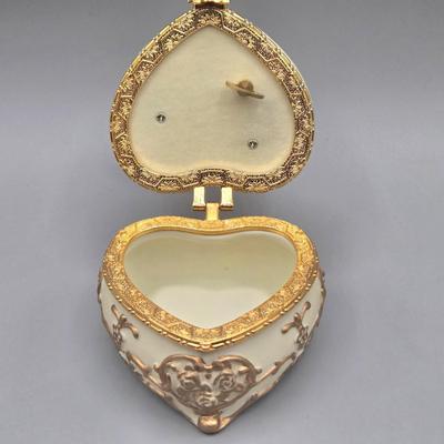 LOT 96L: Lenox Treasures Of The Heart Porcelain Hinged Trinket Box, San Francisco Music Box Company Cherub Trinket W Rice & Co Japan...