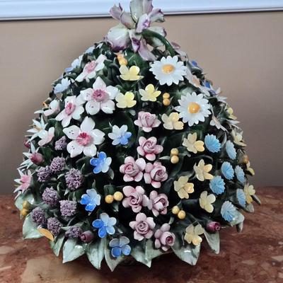 LOT 106D: Capodimonte Porcelain Floral Arrangement