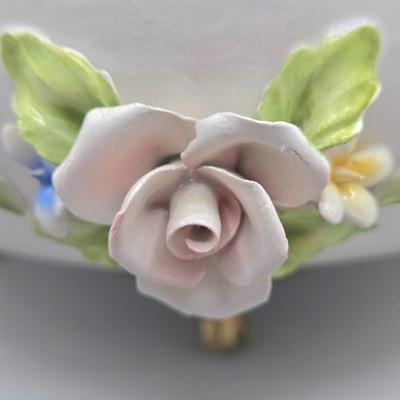 LOT 107D: Capodimonte Italian Porcelain Footed Lidded Bowl