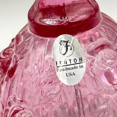 LOT 122D: Glass and Ceramic Collection - Fenton, Lladro and More