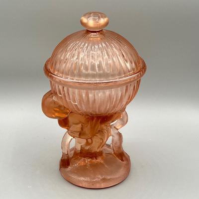 LOT 122D: Glass and Ceramic Collection - Fenton, Lladro and More