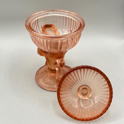 LOT 122D: Glass and Ceramic Collection - Fenton, Lladro and More